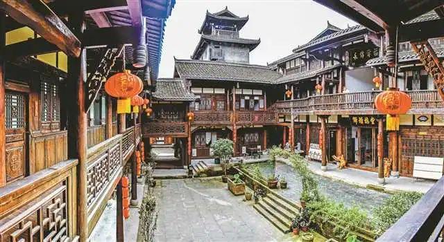 小红帽的冒险之旅